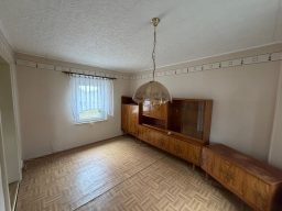 OG - Flur und Treppe ins DG