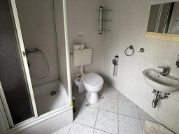 EG - Dusche und WC